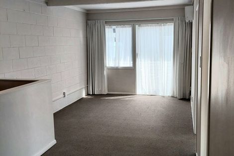 Photo of property in 1/15 Bloomsbury Grove, Newlands, Wellington, 6037