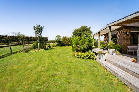 Photo of property in 88 Te Arei Road, Lepperton, New Plymouth, 4373