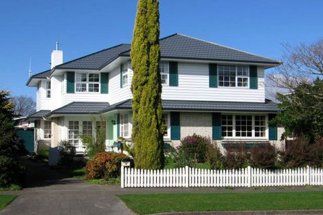 Photo of property in 55 Wikiriwhi Crescent, Awapuni, Palmerston North, 4412