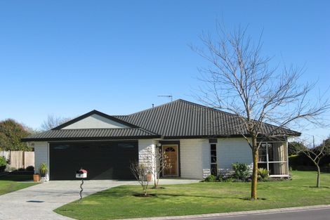 Photo of property in 2 Kingsgate Avenue, Havelock North, 4130