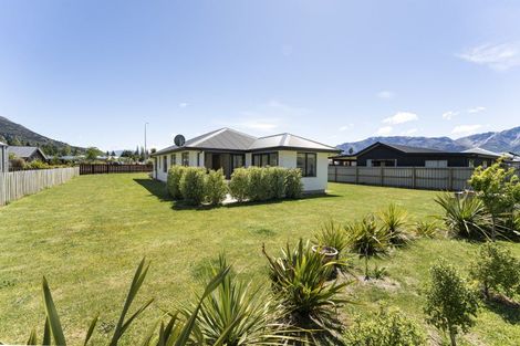 Photo of property in 16 Francis Lane, Lake Hawea, Wanaka, 9382