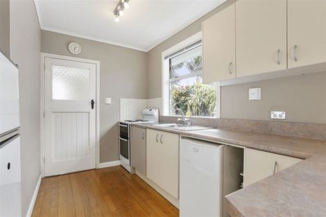 Photo of property in 10 Waione Avenue, Te Atatu Peninsula, Auckland, 0610