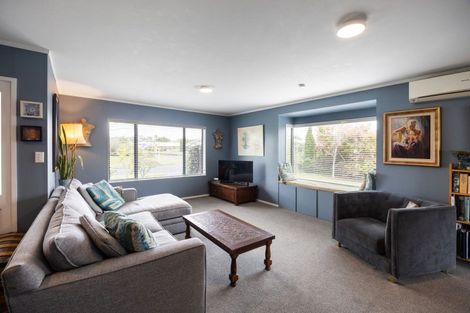 Photo of property in 1 Halcione Close, Flagstaff, Hamilton, 3210