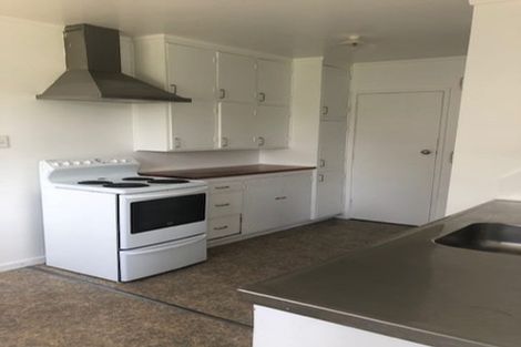 Photo of property in 9 Kotuku Street, Te Atatu Peninsula, Auckland, 0610