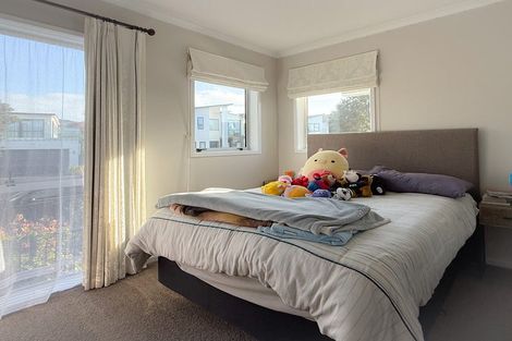 Photo of property in 15 Boardwalk Rise, Long Bay, Auckland, 0630