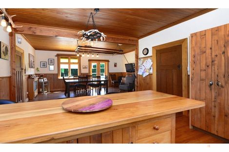Photo of property in 19 Mount John Road, Waimate, 7977