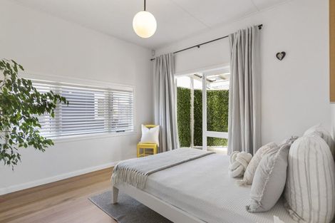 Photo of property in 1/439 Point Chevalier Road, Point Chevalier, Auckland, 1022