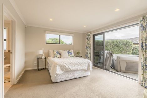 Photo of property in 8 Pateke Way, Paraparaumu Beach, Paraparaumu, 5032