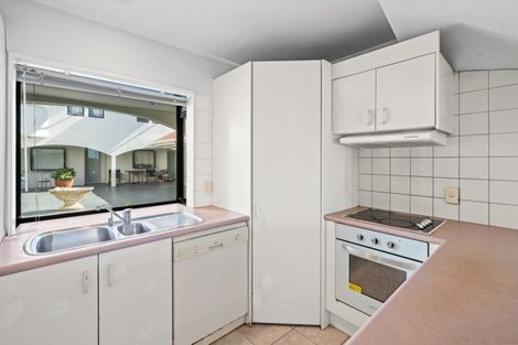 Photo of property in 2/77 Saint George Street, Papatoetoe, Auckland, 2025