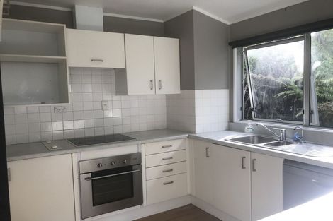 Photo of property in 1/23 Parr Terrace, Castor Bay, Auckland, 0620