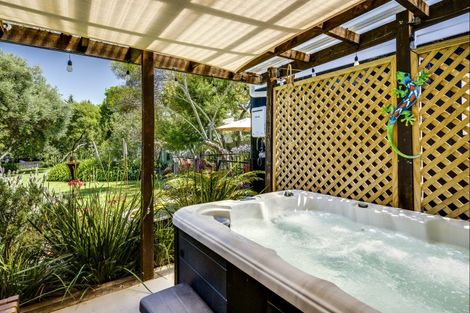 Photo of property in 186 Whirinaki Road, Eskdale, Napier, 4182