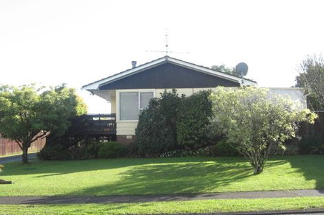 Photo of property in 74 Archmillen Avenue, Pakuranga Heights, Auckland, 2010