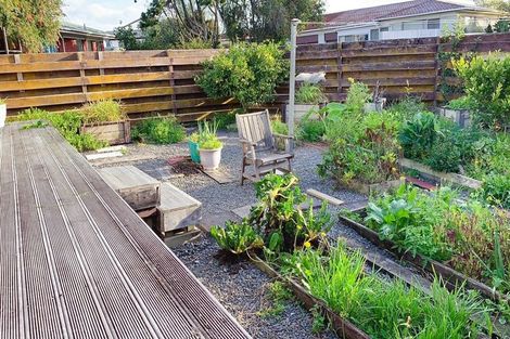 Photo of property in 1/42 Blacklock Avenue, Henderson, Auckland, 0612