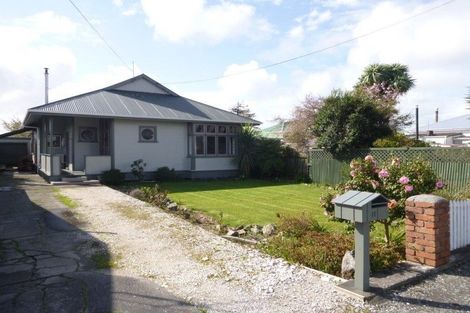 Photo of property in 17 Lyndhurst Street, Westport, 7825