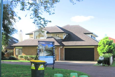 Photo of property in 35 Oakwood Grove, Eastern Beach, Auckland, 2012