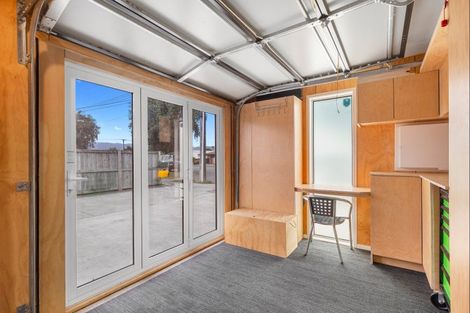 Photo of property in 571 Queen Street East, Levin, 5510