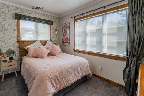 Photo of property in 1070 Queen Street East, Levin, 5510