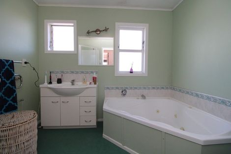 Photo of property in 130 Brooklands Road, Brooklands, New Plymouth, 4310