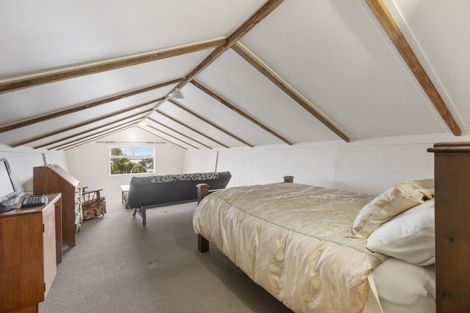 Photo of property in 22 Peace Avenue, Moturoa, New Plymouth, 4310