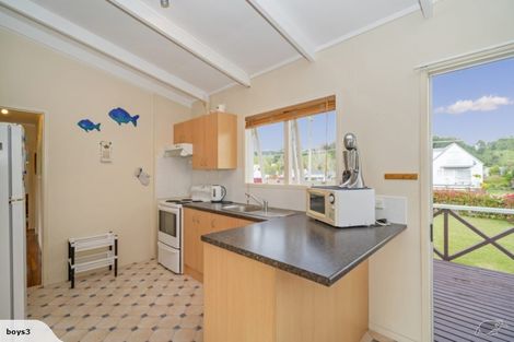 Photo of property in 9 Captain Cook Road, Cooks Beach, Whitianga, 3591