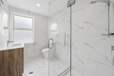 Photo of property in 1/5 Tawa Terrace, Tawa, Wellington, 5028