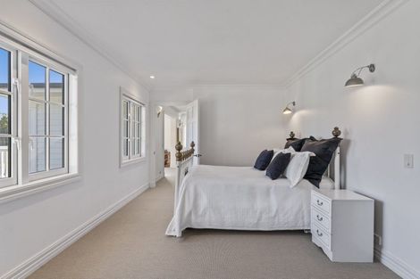 Photo of property in 423 Gillespie Place, Acacia Bay, Taupo, 3385