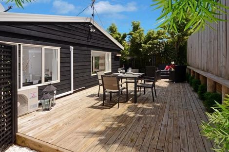 Photo of property in 1/1 Heathglen Place, Bayview, Auckland, 0629