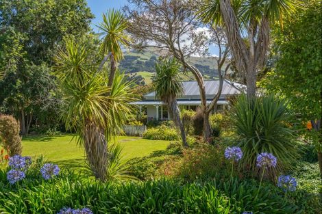 Photo of property in 5849 Christchurch Akaroa Road, Duvauchelle, Akaroa, 7582