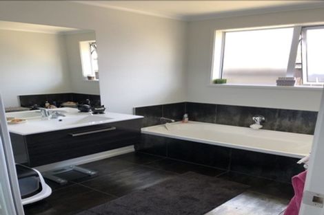 Photo of property in 64 Puhirake Crescent, Pyes Pa, Tauranga, 3112