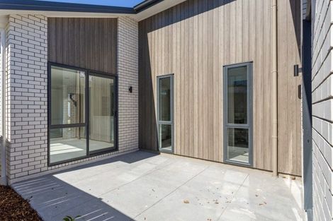 Photo of property in 57 Waituarua Drive, Takanini, 2112