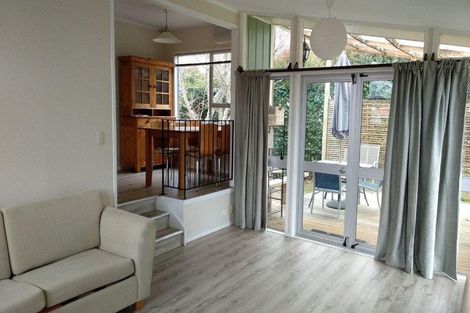 Photo of property in 27 Cheval Drive, Totara Vale, Auckland, 0629