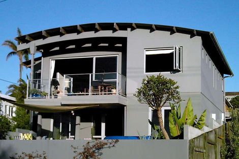 Photo of property in 2/19 Tindalls Bay Road, Tindalls Beach, Whangaparaoa, 0930