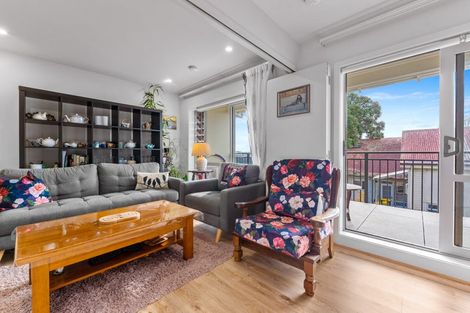 Photo of property in 14a/71 Spencer Road, Oteha, Auckland, 0632