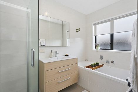 Photo of property in 20 Farringdon Avenue, Rototuna North, Hamilton, 3210