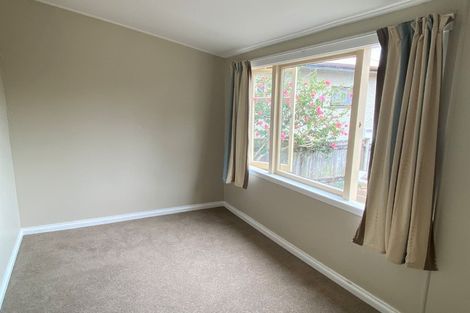 Photo of property in 32 Bonithon Avenue, Moturoa, New Plymouth, 4310