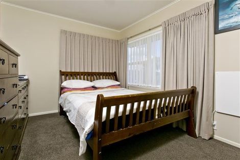 Photo of property in 1/13 Liston Street, Northcote, Auckland, 0627