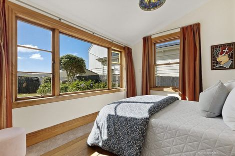 Photo of property in 26 Grove Road, Kelburn, Wellington, 6012