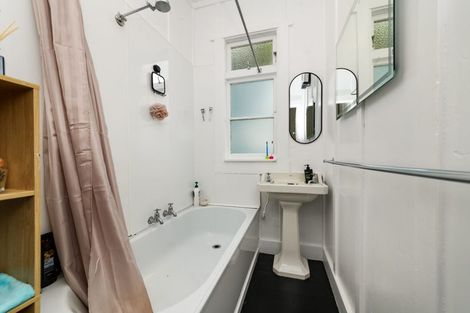 Photo of property in 90 Lyndhurst Street, Takaro, Palmerston North, 4412