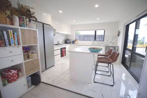 Photo of property in 52e Tapu Road, Huapai, Kumeu, 0810