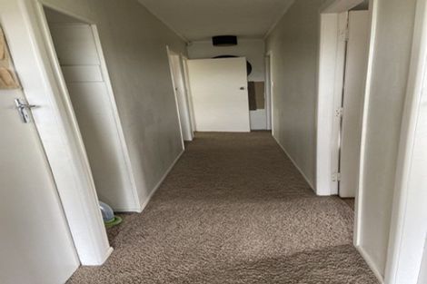 Photo of property in 122 Mahia Road, Wattle Downs, Auckland, 2103