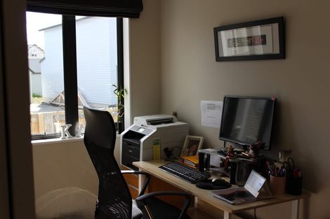 Photo of property in 18 Warbler Crescent, Papakura, 2110