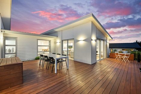 Photo of property in 12 Parkridge Place, Mount Pleasant, Christchurch, 8081