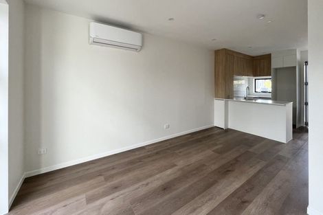 Photo of property in 4 Hoopers Road, Glen Eden, Auckland, 0602