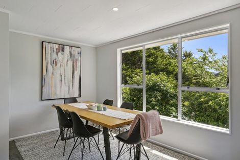 Photo of property in 5 Burdendale Grove, Churton Park, Wellington, 6037