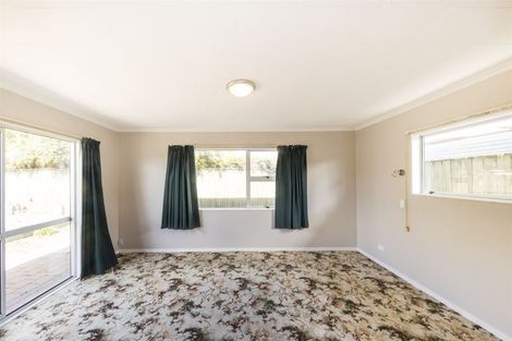 Photo of property in 16 Ellesmere Crescent, Highbury, Palmerston North, 4412