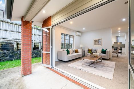 Photo of property in 17 Midhurst Avenue, Henderson, Auckland, 0612