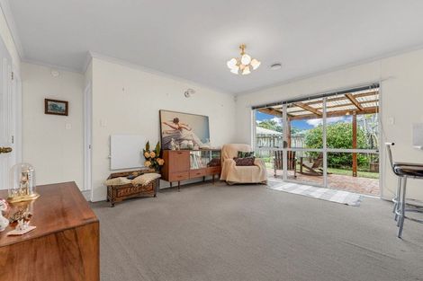 Photo of property in 8 Vanderbilt Parade, Albany, Auckland, 0632