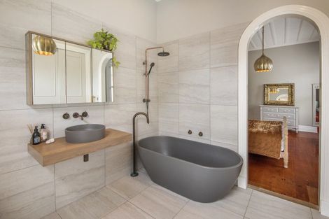 Photo of property in 15 Jubilee Avenue, Devonport, Auckland, 0624