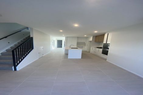 Photo of property in 2 Port Way, Rosehill, Papakura, 2113