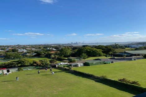 Photo of property in Frank Sargeson Apts, 407/80 Anzac Street, Takapuna, Auckland, 0622